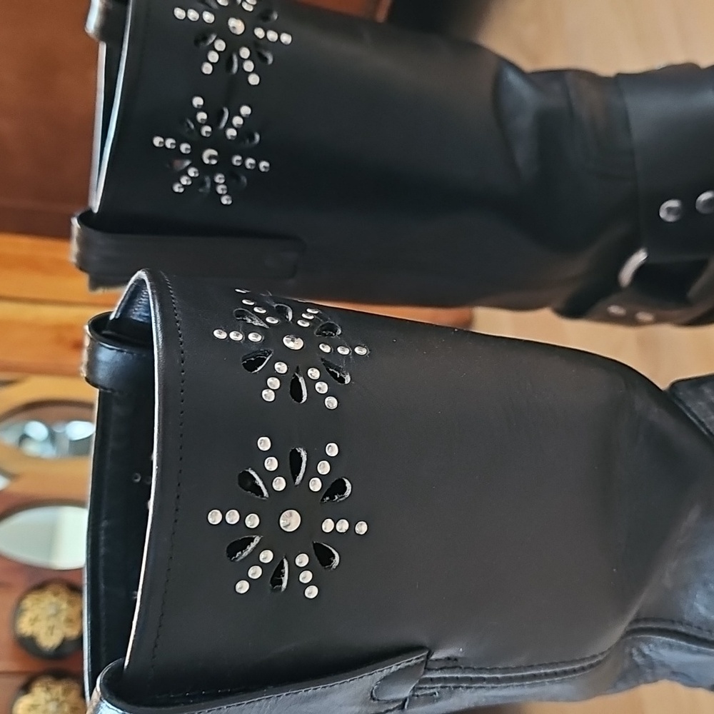 FRYE Black Leather Harnness Boots With Floral Embellishments Size 8M - Picture 7 of 16